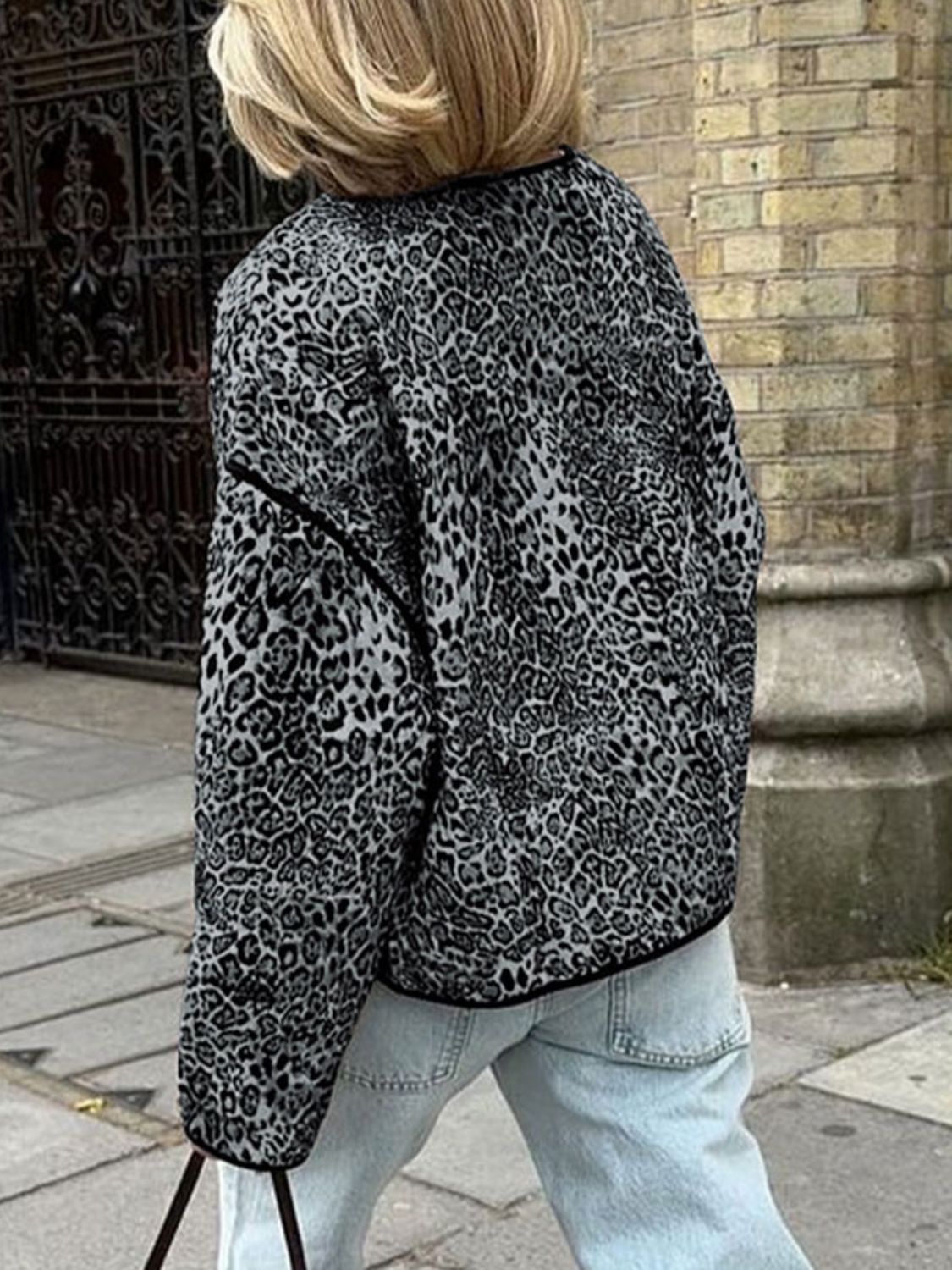 Stylish Women's Jacket with Leopard Print