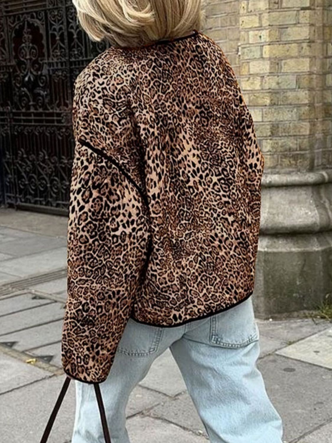 Stylish Women's Jacket with Leopard Print