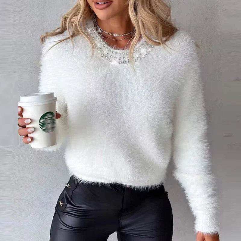 Short Knitted Women's Sweater with Beaded Fur Collar