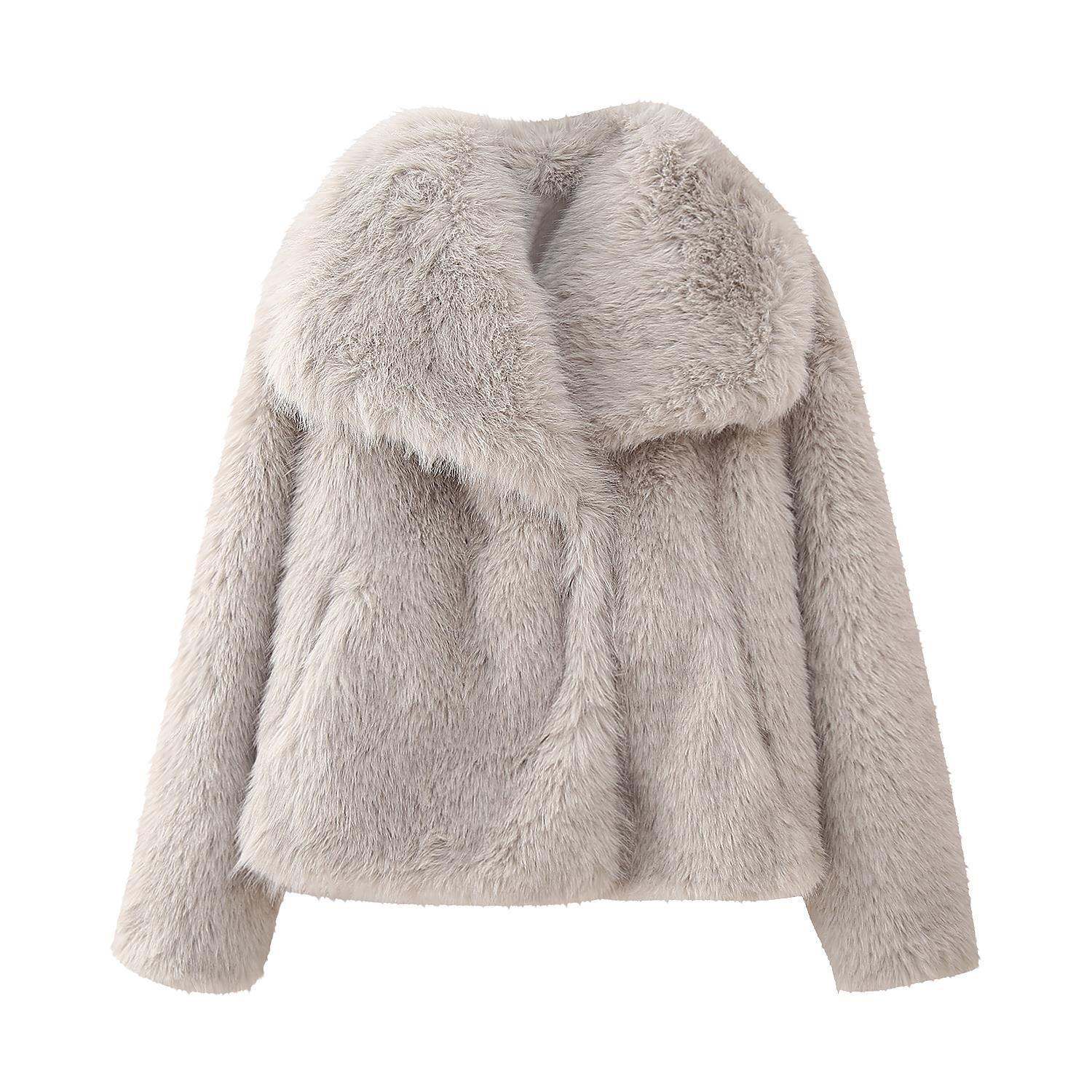 Women's Fur Coat - Warm & Comfortable