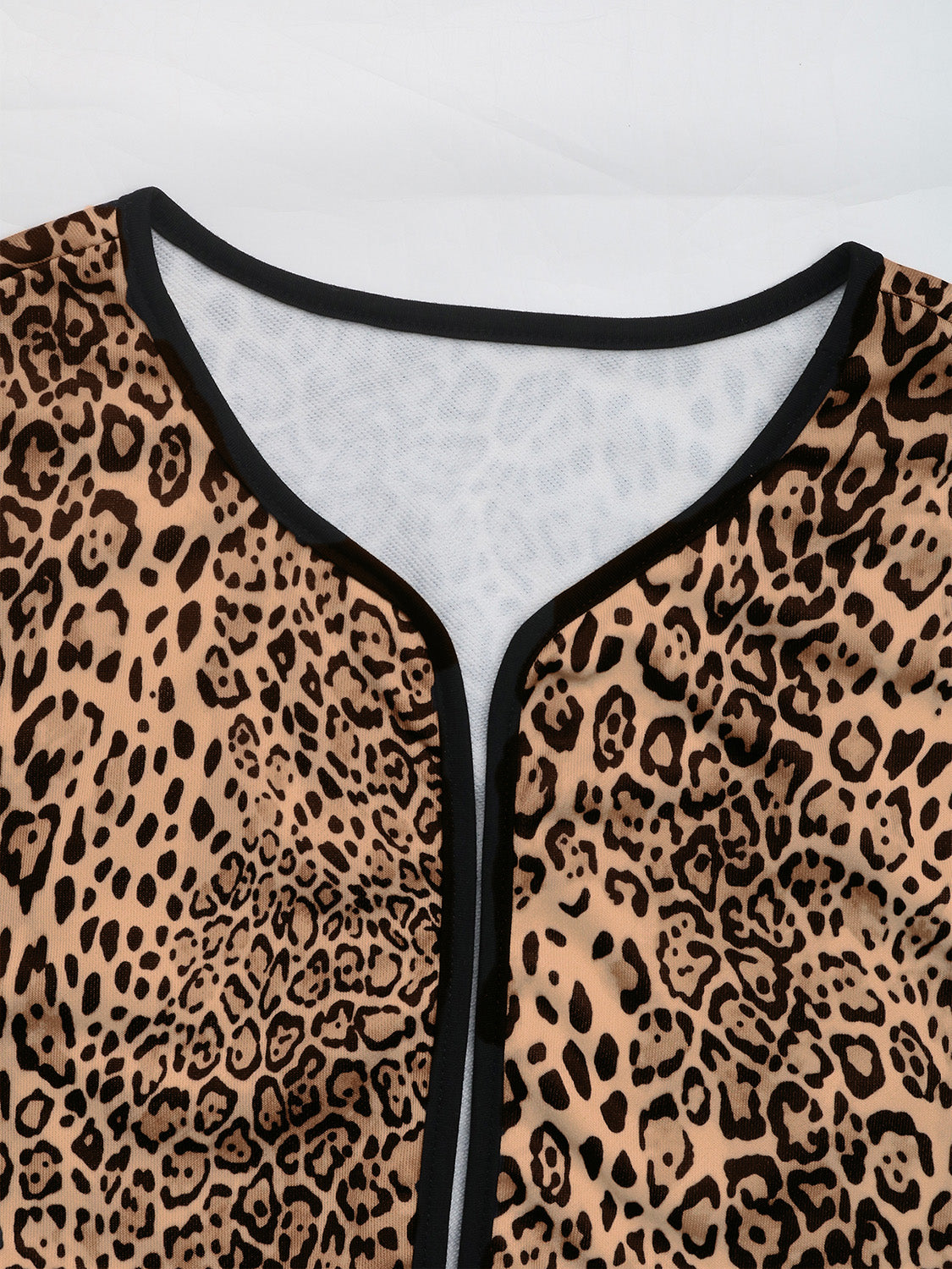 Stylish Women's Jacket with Leopard Print